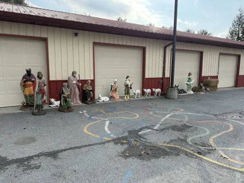 2025 Setting Up Christmas Creche1